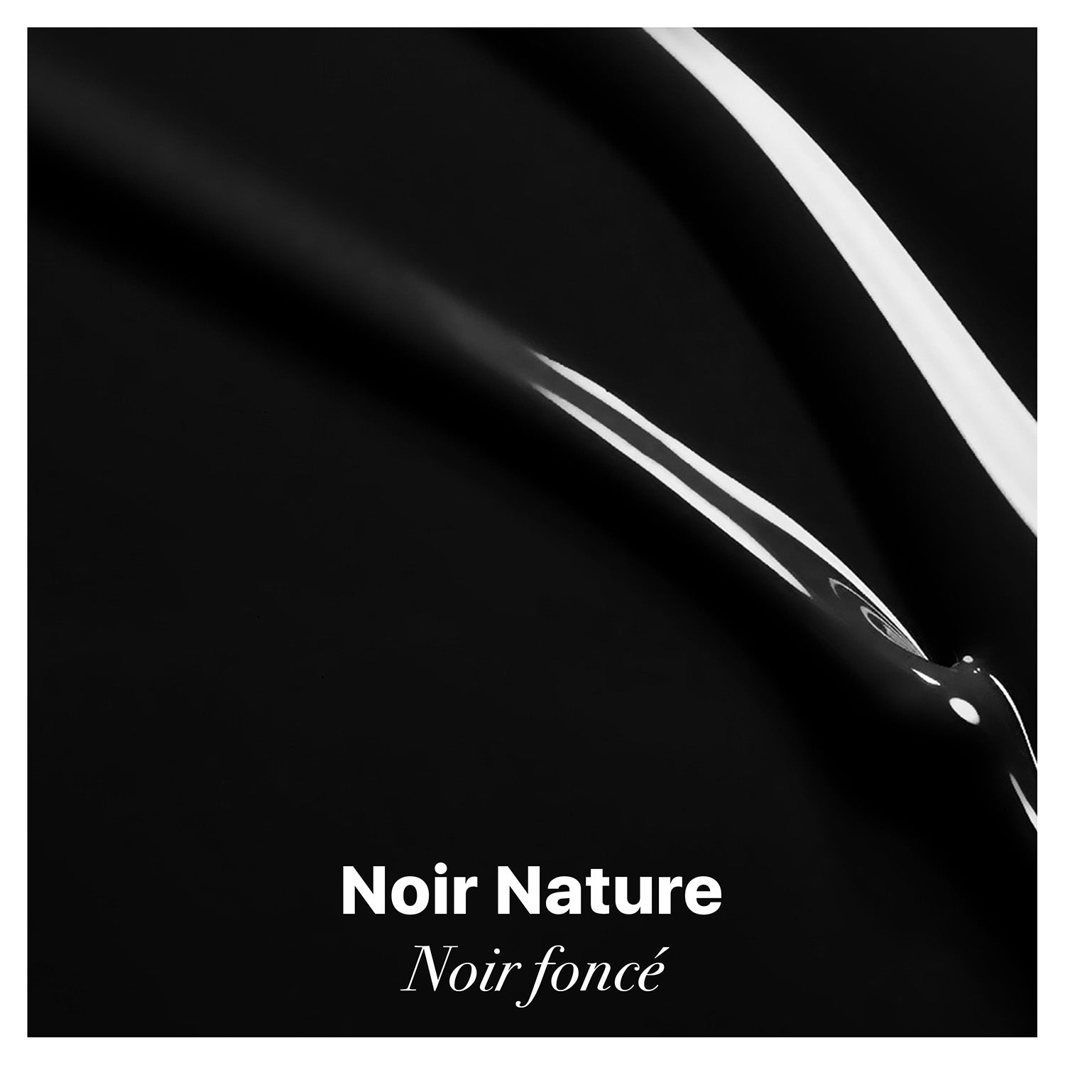 Vernis gel noir profond à l’éclat sophistiqué